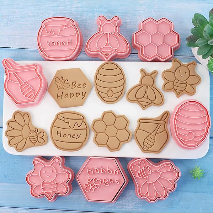 8 Pcs 3D Bee Cookie Cutters With Plunger Stamps Set Mini Honey Honeycomb Plastic Embossing Cutters for DTY Biscuit Snacks Baking Birthday Party Supplies Cheese Fondant Pastries Apple Pie