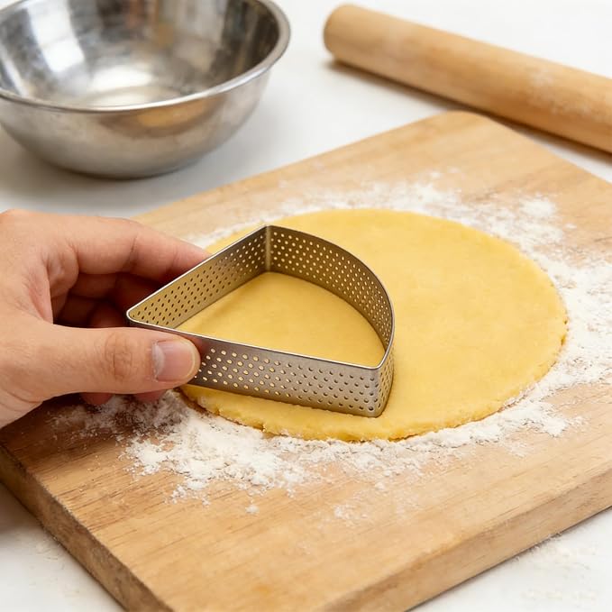 Scone Cutter Triangle Cookie Cutter Set (2.7, 3.1, 3.5 Inch) – Duty Stainless Steel Geometric Frame - Shaped Large Biscuit Cutter Set, Perfect for Even Scones, Pastries, Desserts & Triangle Cookies