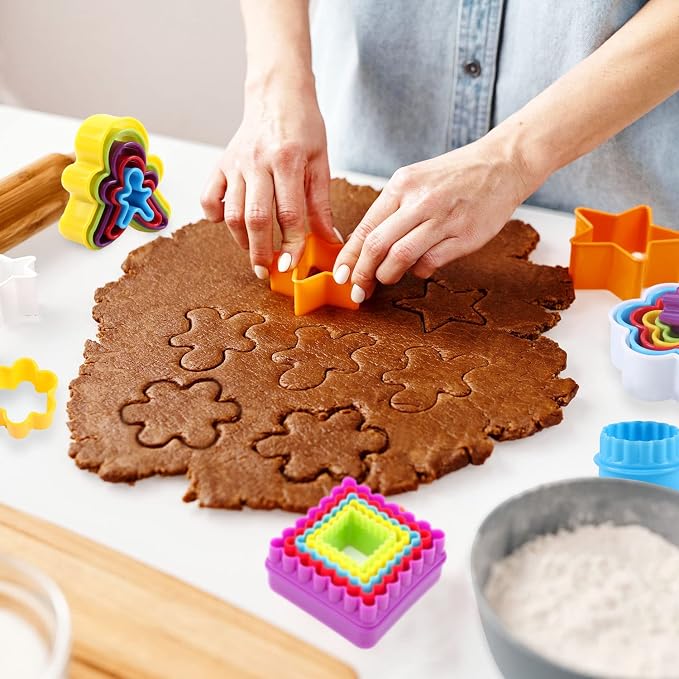 32 PCS Cookie Cutter Set, Biscuit Cutter Set, Multi-size Sandwich Fondant Cake Fruit Vegetable Shapes Cutter Set (Square, Round, Star, Heart, Flower, Gingersnap)