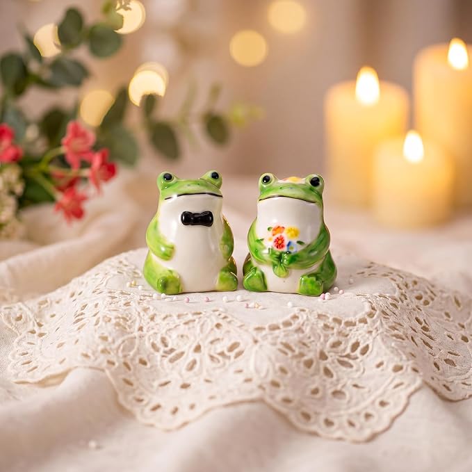 Hoteam 2 Pcs Frog Topper Couple Wedding Cake Toppers Decor Vintage Elegant Ceramics Wedding Decor Novios Para Pastel for Anniversaries Engagement Party Bridal Showers Romantic Desk Decoration