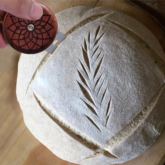 Bread Lame Cutter for Homemade Sourdough Bread Bakers, Cutting Bread Scoring Knife Razor Cutter Slashing Tool, Great Gift for Artisan Bread and Baguette Makers (Flower)