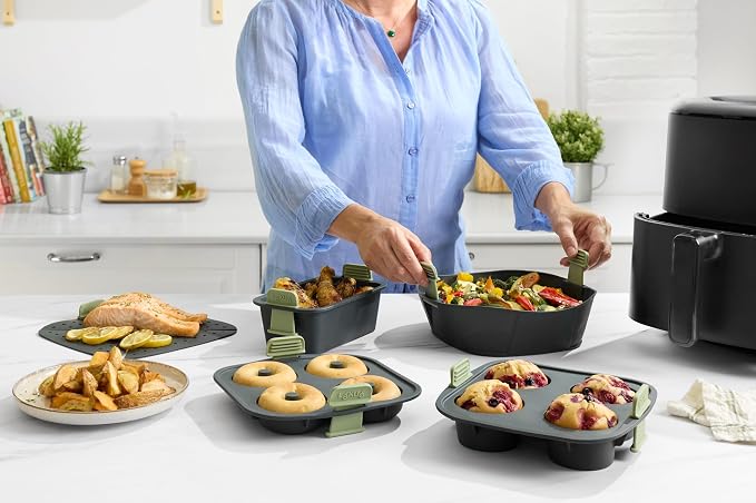 Lékué Air Fryer Muffin Mold - Make 4 Muffins in under 30 mins - 100% Platinum Silicone Baking Pan for Air Frying, Fits in Draw Tray, Pull-up Handles for Easy Removal, Non-Stick, Easy De-Molding