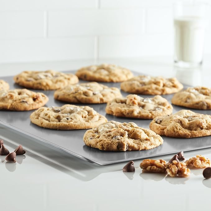 Farberware GOLDEN BAKE Nonstick Jumbo Cookie Sheet, Cookie Sheets for Baking Nonstick, 15.5-Inch x 20-Inch, Light Gray