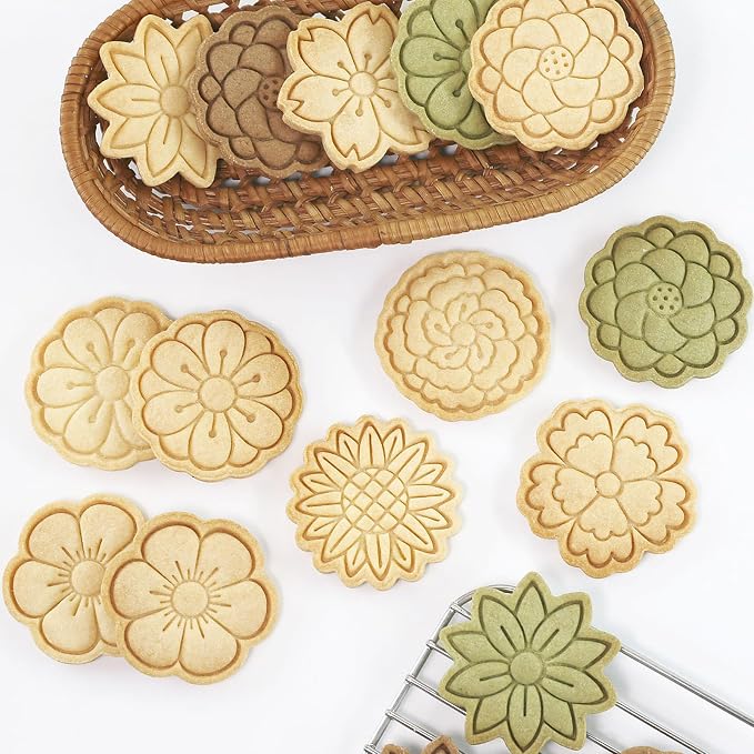 Flower Cookie Cutters Set 8 Pcs Fancy Floral Shaped Biscuits Baking Tools for Party Favors (Flowers E)