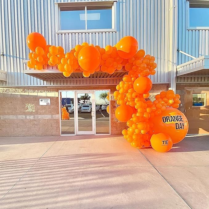 Orange Balloon Arch Kit, 143Pcs Matte Orange Latex Balloon Garland kit, 18 12 10 5 Inch Different Size Balloons for Thanksgiving Day Fall Theme Party Birthday Halloween Anniversary Decorations