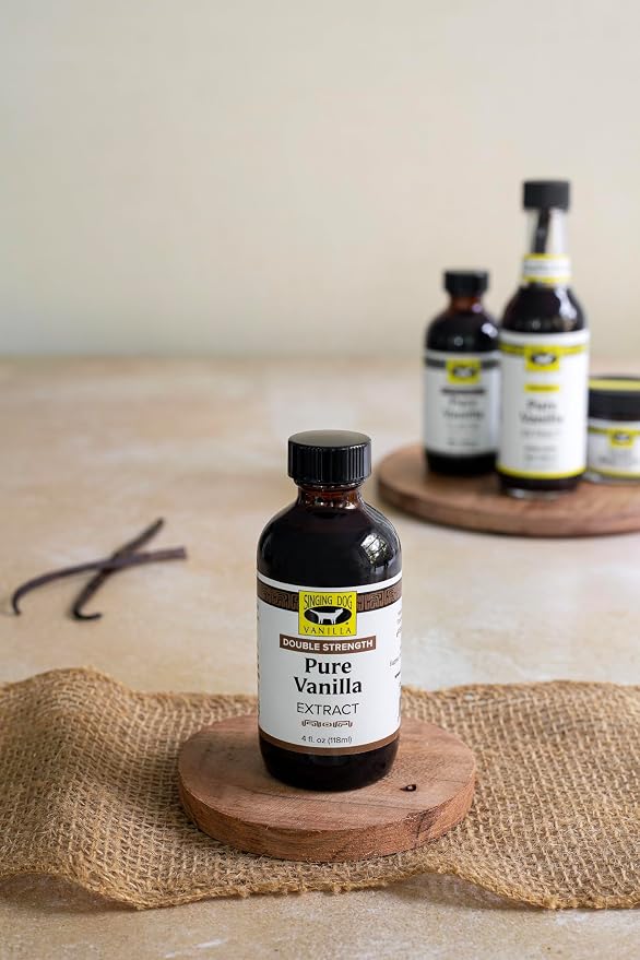 Singing Dog Vanilla Organic Double Strength Pure Vanilla Extract, 4 oz - 2x Vanilla Beans, USDA Organic - Ice Cream, Baking - Non-GMO, Allergen-Free