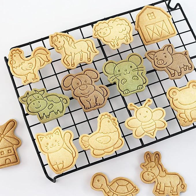 Farm Animal Cookie Cutter with Cookie Stamps 8 Pcs Plastic Farm Animal Theme Fun Cookie Mold for Children Baking (Farm)