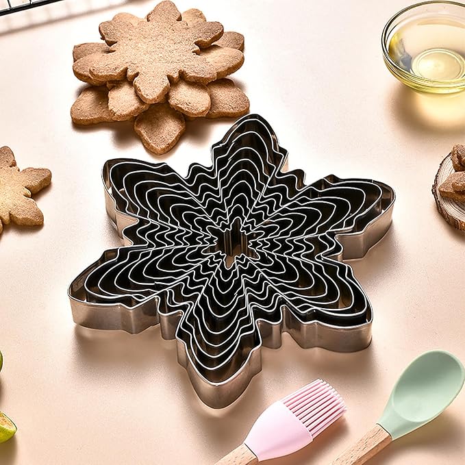 Snowflake Cookie Cutter Set of 10 pcs, Stainless Steel Snowflake Shaped Christmas Cookie Cutters Fondant Baking Molds, From Large Size/7.9 Inches to Small Size/1.6 Inches