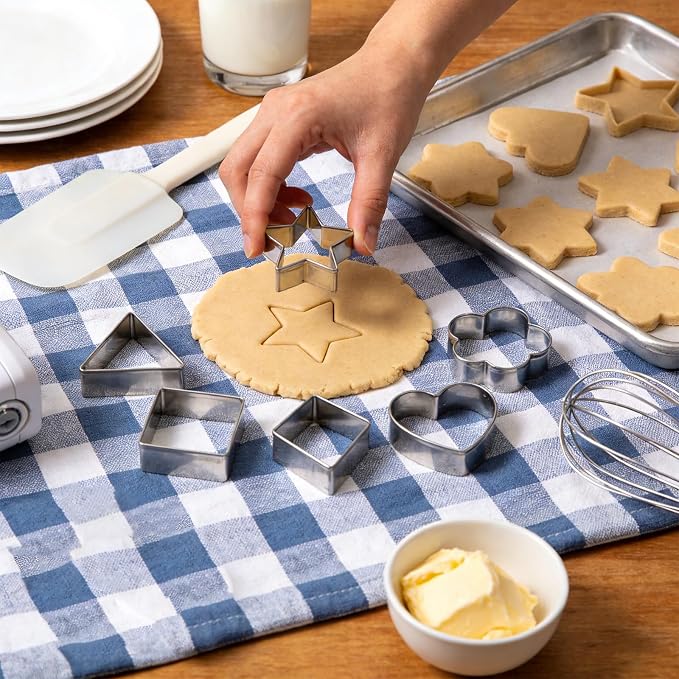 30Pcs Mini Cookie Cutter Set 10 Different Shapes Polymer Clay Cutters Mini Fruit Cutter Small Geometric Set Clay Tools for Mold Cake Biscuit Fruit Styling