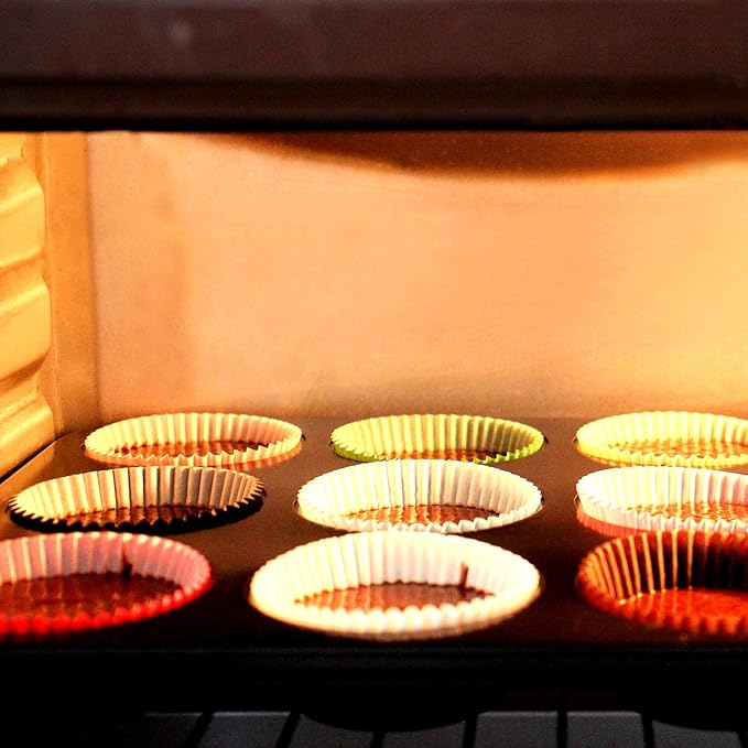 Standard Size Baking Cups Cupcake Liners 200 Pcs (Red)