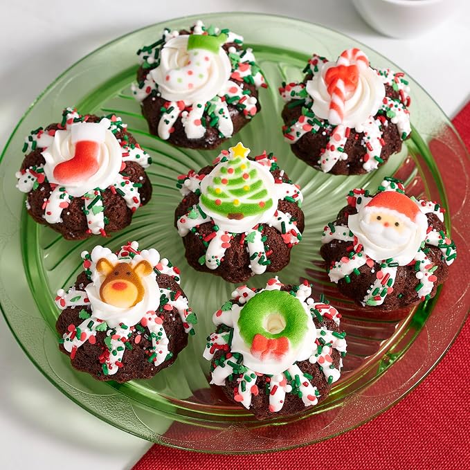 DECOPAC Christmas Fusion Mix Candy Sprinkles, 26oz, Fancy Sprinkles in Handheld Container, Festive Edible Sprinkles For Holiday Celebration Cakes, Cupcakes, Cookies and Donuts
