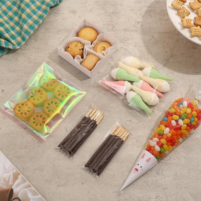SUREHOME Cookie Bags with Seal 4x4 In Clear Self Sealing Cellophane Bags for Cookie Packaging 200 Pcs Small Sealable Treat Bags Self Adhesive Individual cookie wrappers Candy baked goods Gift Giving