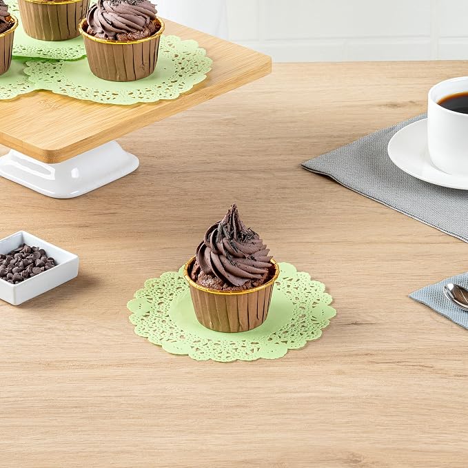 Restaurantware-Pastry Tek 6 x 6 Inch Paper Lace Doilies, 4000 Disposable Table Doilies - Elegant Lace Finish, Long Lasting, Green Paper Placemat, for Pastries, Cupcakes, Desserts
