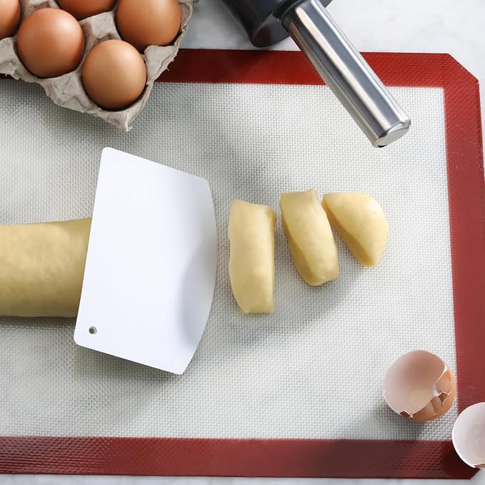 New Star Foodservice Plastic Bowl and Dough Scraper, 3.75 x 5.75 Inch White Polyethylene Bench Scraper, Bakery Grade Dough Cutter, Bowl Scraper, Pastry Prep Tool