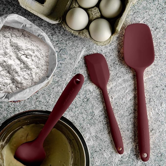 OVENTE Silicone Spatula Set of 5, Food Grade Rubber Spatula with High Heat Resistant, BPA-Free and Dishwasher Safe, Nonstick Kitchen Utensils for Baking, Cooking and Mixing, Red SP12305R