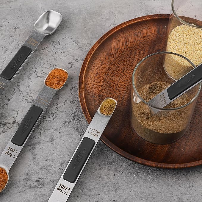 Magnetic Measuring Spoons Set Stainless Steel Double Sided Measuring Spoons with 1 Leveler Measuring Teaspoon Tablespoon for Dry and Liquid Ingredients (5, Black)