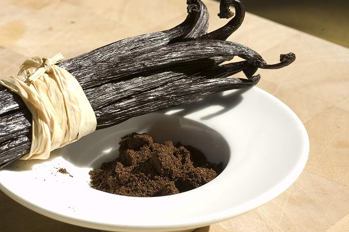 Organic Vanilla Bean Powder - 100% Pure Ground Madagascar Vanilla Powder - For Cooking, Baking, & Additional Flavoring - Add To Coffee, Tea, Yogurt, & Shakes - Raw, Unsweetened, No Fillers or Additives - 4 oz