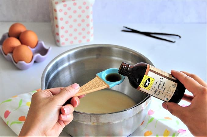 Singing Dog Vanilla Organic Double Strength Pure Vanilla Extract, 4 oz - 2x Vanilla Beans, USDA Organic - Ice Cream, Baking - Non-GMO, Allergen-Free