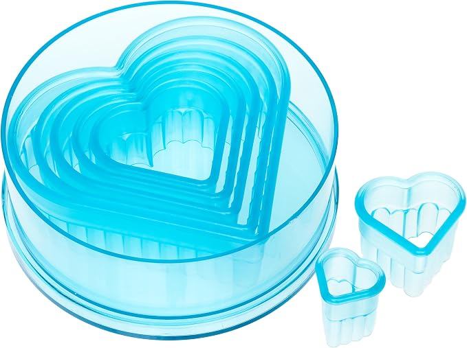 Ateco Fluted Edge Heart Cutter Set in Graduated Sizes, Durable, Food-Safe Plastic, 7 Pc Set