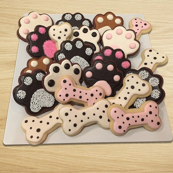 8PCS Dog Bone and Dog Paw Print Cookie Cutters Set, Stainless Steel Metal 4 Sizes Dogs Bone Paw Shape Cookie Cutter, Dogs Theme Party Cookie Cutter Molds for Homemade Treats Baking