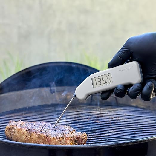 ThermoWorks Classic Thermapen, Highly-Rated Instant-Read Thermometer - Cayenne Pepper Red