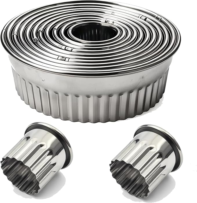 11Pcs Fluted Round Cookie Cutter Set, Stainless Steel Scalloped Cookie Cutter, Reusable with Jagged Edge Design for a Special Event,Baking,Pastries,Holiday Everyday Treat (11PCS)