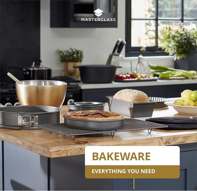 MasterClass Non-Stick Fluted Flan Tin/Quiche Pan with Loose Base, 25 cm (10")