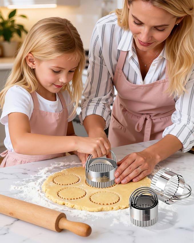 Biscuit Cutter Set with Handle, 5 Piece Stainless Steel Fluted Round Cookie Cutter Tool, Multi Size Wave Edge Dough Donut Cutters for Baking Cakes, Biscuits, Pastry Dough