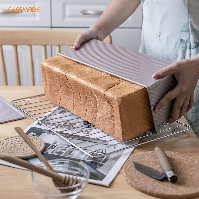 CHEFMADE Commercial Pullman Loaf Pan with Lid, 2.6Lb Dough Capacity Non-stick Rectangle Corrugated Toast Box for Oven Baking 5.2" x 15.2"x 4.9" Dishwasher Safe (Champagne Gold)