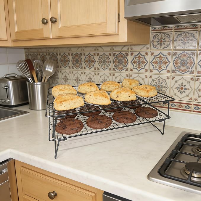 Collapsible Cooling Racks for Cooking and Baking，2 Pack Stackable Wire Cooling Rack for Cookie Bread Cake Pizza,Drying,Roasting,Grilling,17 * 11 * 3Inch