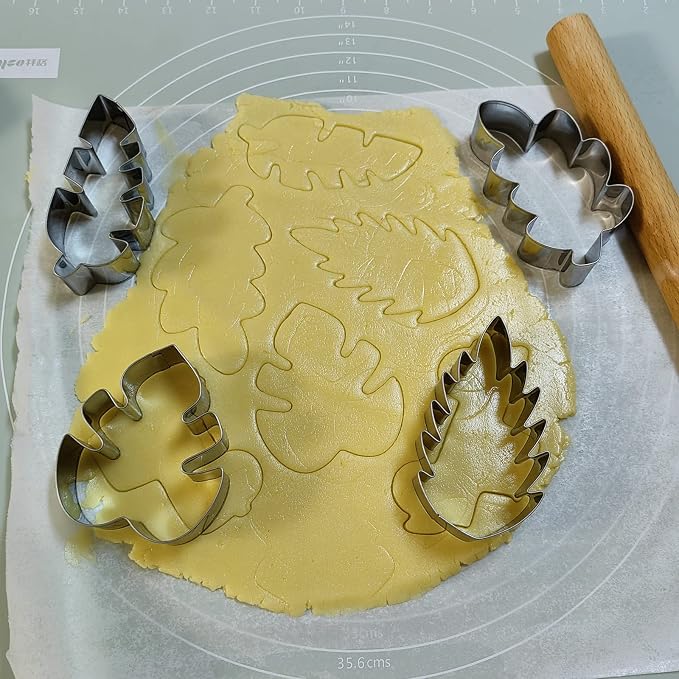 LUBTOSMN Tropical Leaves Cookie Cutter Set-4 Piece- Oak, Monstera, Fern Leaf, Tropical Leaves Cookie Fondant Biscui Cutters