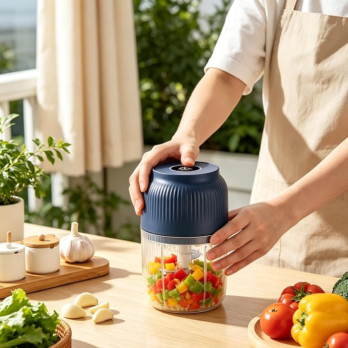 Electric Garlic Chopper, 2026 New 400ML Mini Food Processor, Cordless Garlic Mincer with 6 Stainless Steel Blades, Portable Vegetable Chopper for Onion Salad (Blue)