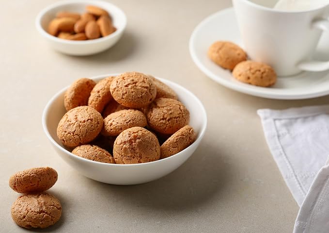 Food to Live California Unblanched Almond Flour, 4 Pounds - Natural Meal, Finely Milled with Skin On, Raw Kosher Vegan Keto Paleo, Low Carb Low Sodium, Good Source of Fiber and Protein