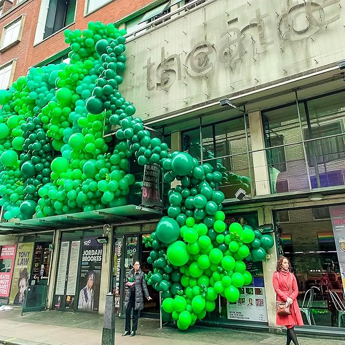 PartyWoo Green Balloons 100 pcs Different Sizes of 36 18 12 10 5 Inch Green Balloon Arch Kit Garland for Birthday Baby Shower Graduation Dinosaur Jungle Golf Football Theme Party Decorations Green-Y24
