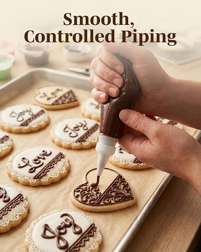 Reusable Plastic Piping Tips Standard Size Round Tip #4 100 Pack with 2 Couplers Round Icing Nozzle for Cake Decoration, Dessert Design Baking Supplies & Piping Bags Base Ø 0.75"Height 1.25"