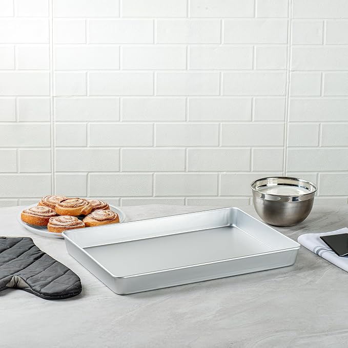 Restaurantware-Met Lux 18 x 12 x 2 Inch Straight-Sided Baking Tins, 12 Rectangular Cake Pans - Oven-Ready, Freezable, Anodized Aluminum Baking Sheet Cake Pans, Greaseproof, For Birthday Cakes