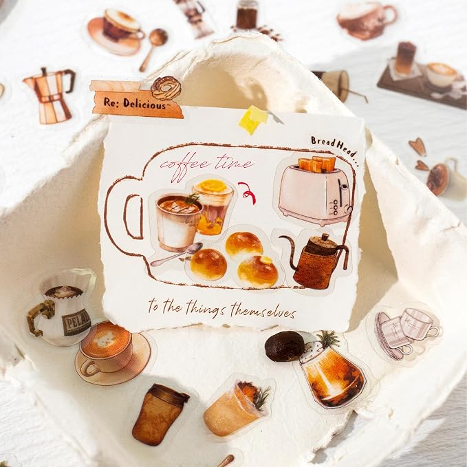 1000 Pcs Coffee Lover Stickers – 2x3cm Waterproof PET Mini Stickers for Journals, Planners, Scrapbooking – Barista, Espresso, Latte Art Small Vinyl Stickers in Vintage Tin Box