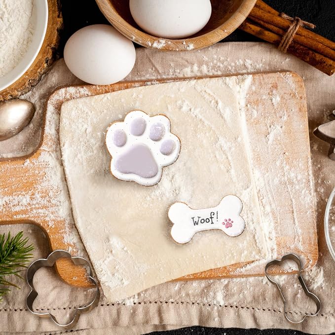 FUSOTO Dog Paw Cookie Cutters Set, Cookie Cutter for Homemade Dog Treat, 4Pcs Stainless Steel Cutters Dog Paw Shape for Cookie Baking, Sandwiches, Biscuits, Fruit, Vegetable