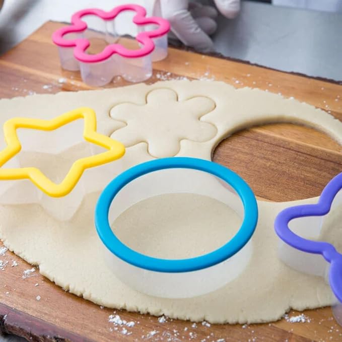 Wilton 4-Piece Comfort Grip Cookie Cutter Set, Assorted