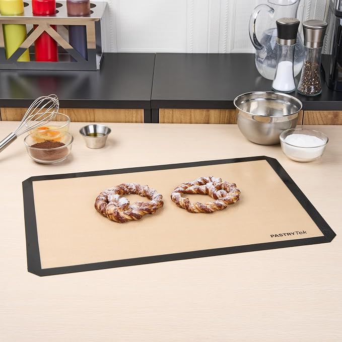 Restaurantware Non-Stick Baking Mat - 1 Full-Size 15.7 x 23.6 Inch Silicone Heat-Resistant Oven-Safe Mat - Reusable Rectangular Black Mat for Bakery and Catering