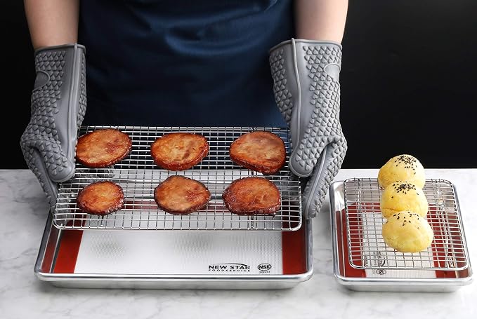 New Star Foodservice 1028768 Commercial-Grade Bun Pan/Baking Sheet, Baking Mat, Cooling Rack Combo, 1/8 and 1/4 Sizes Each