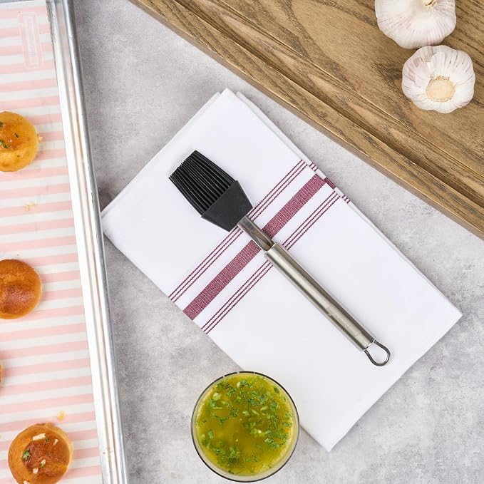 Restaurantware Silicone Basting Pastry Brush - German Standard Heat-Resistant Basting Brush with Stainless Steel Handle, Dishwasher Safe - Egg Wash Brush for Butter, BBQ, Sauce, Baking