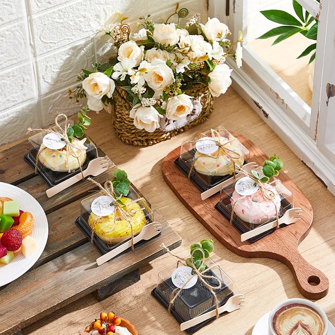 Honeydak Clear Cake Containers with Lids Wedding Cake Pans Cupcake Container Muffins Box Cocktail Picks Appetizer Thanks Tags Eucalyptus Leaves for Wedding Birthday Dessert Display (Black,50 Sets)