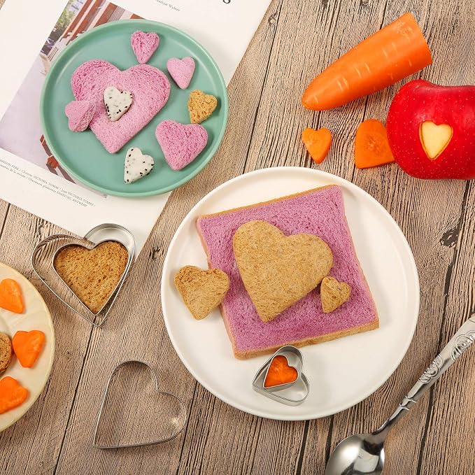 Patelai 5 Pcs Heart Shape Cookie Cutter Set 5 Size Small Heart Cookie Cutter for Valentine's Day Love Shaped Mold for Sandwiches, Biscuit (3.15" 2.76" 2.36" 1.57" 1.18")