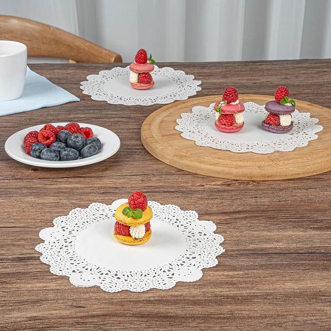 Restaurantware White Paper Doilies 4000 Count 8 x 8 Inch, Disposable, Long Lasting Absorbent Paper Doilies for Tables with Elegant Lace Finish for Pastries, Cupcakes, Cookies and Desserts