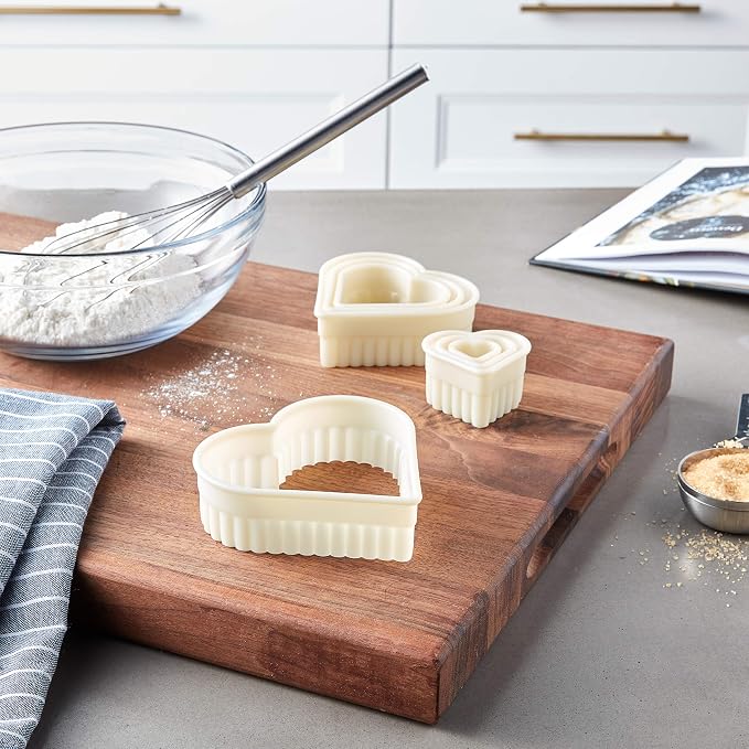 Mercer Culinary 7-Piece Heart Fluted Nylon Cutter Set