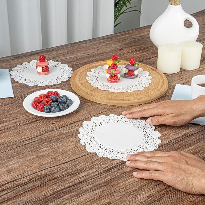 Restaurantware White Paper Doilies 4000 Count 8 x 8 Inch, Disposable, Long Lasting Absorbent Paper Doilies for Tables with Elegant Lace Finish for Pastries, Cupcakes, Cookies and Desserts