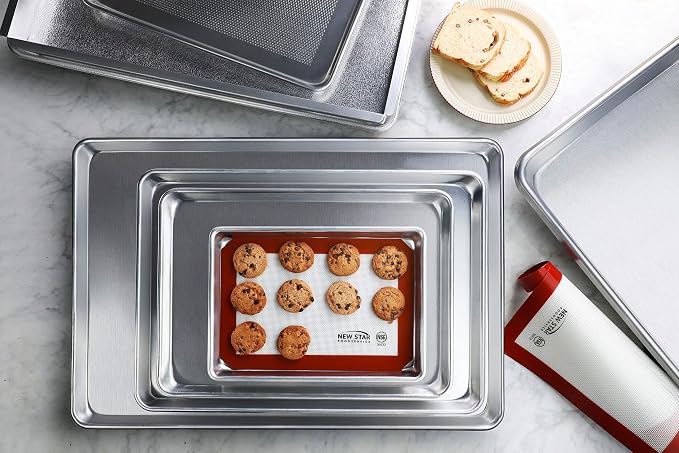 New Star Foodservice Commercial Grade Silicone Baking Mat Non Stick Pan Liner, 14 x 20 inch (Two-Thirds Size)